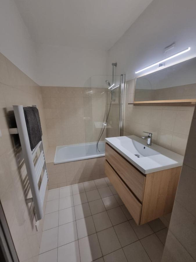 Embrun Cosy Apartment ภายนอก รูปภาพ