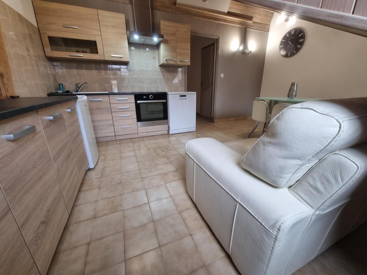 Embrun Cosy Apartment ภายนอก รูปภาพ